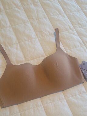 NWT Auden Seamless Wireless T-Shirt Bra in Nude